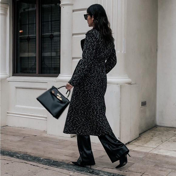 Welcome to my closet! - Picture 5 of 7